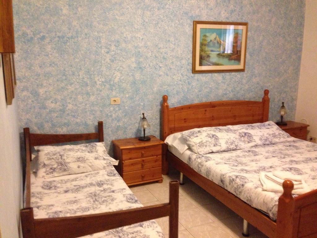 B & B Leonard Acqui Рим Номер фото
