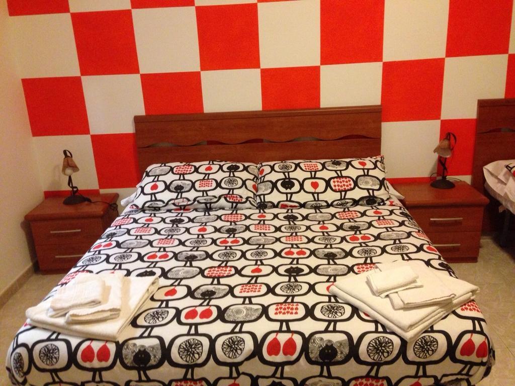 B & B Leonard Acqui Рим Номер фото